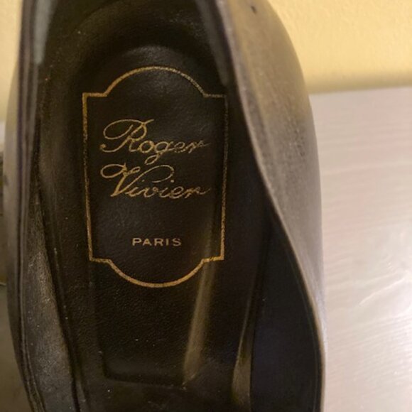 Roger Vivier black leather and patent pumps, size 40.5 - Picture 2 of 4